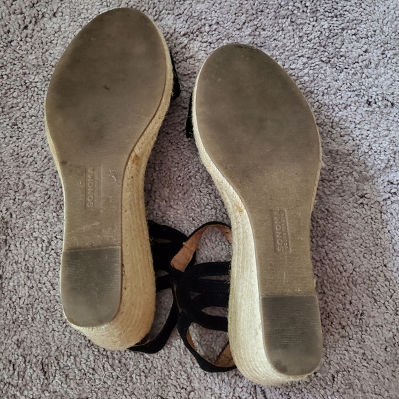 Soft Strap Wedges - Picture 3 of 5